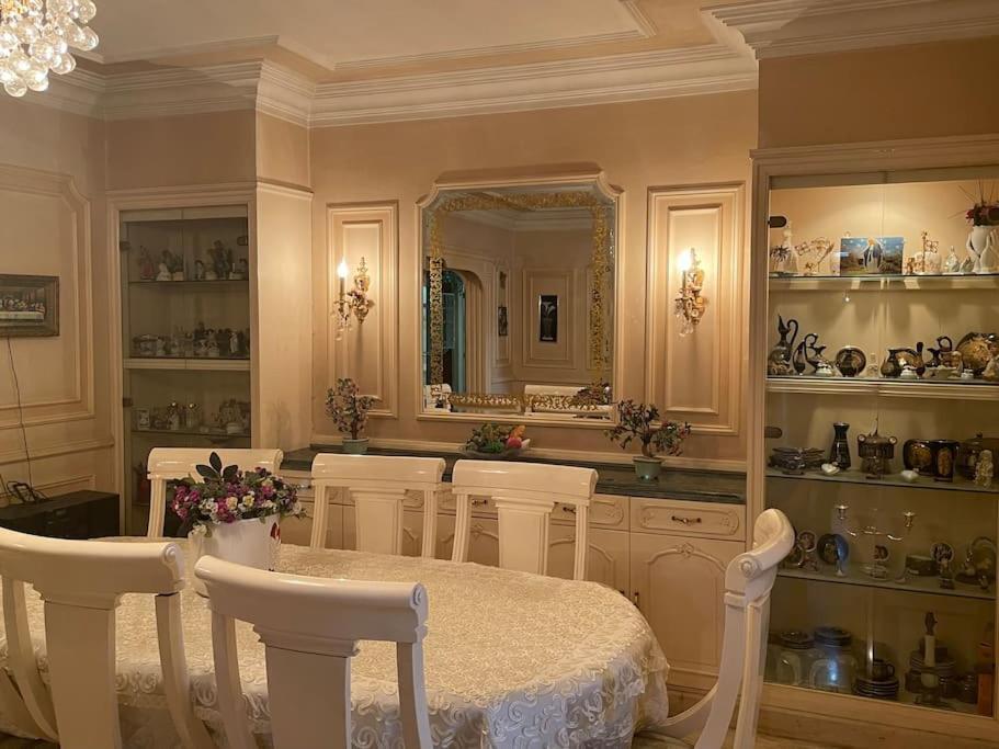 Apartment Welcome 24hrs Free 2way Taxi - Al Kourba 15min *